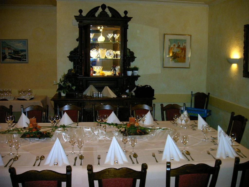 Gasthaus Hirsch Hotel Baden-Baden Ngoại thất bức ảnh